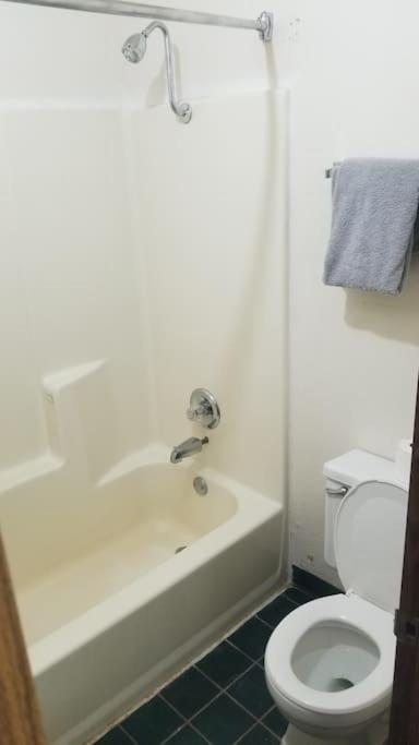 Osu King Bed Hotel Room 109 Wi-Fi Booking Stillwater Exterior foto