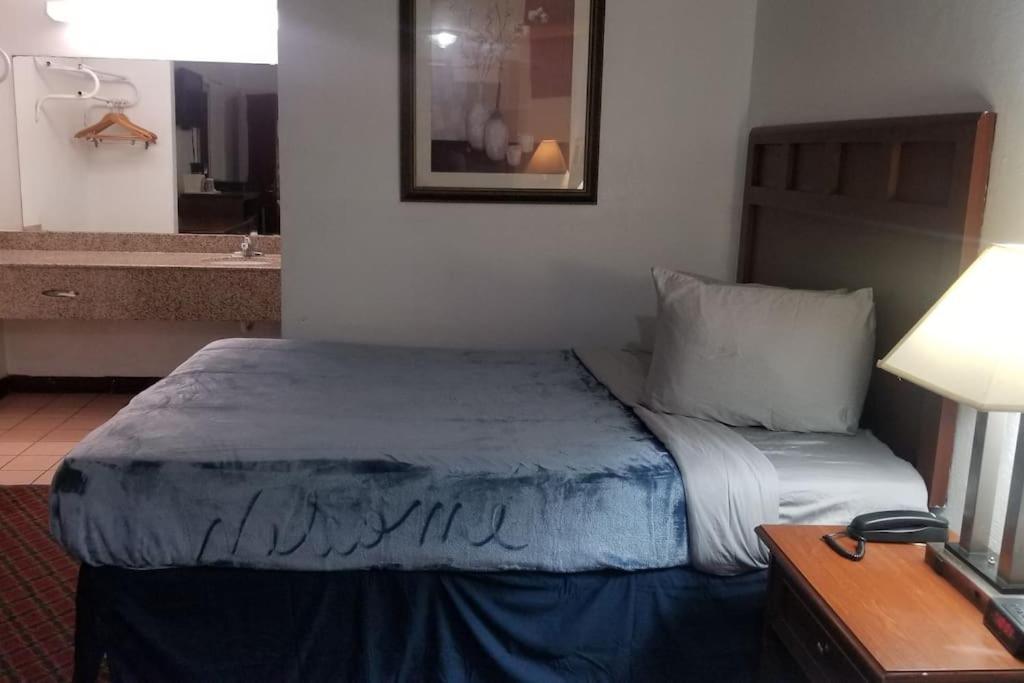 Osu King Bed Hotel Room 109 Wi-Fi Booking Stillwater Exterior foto